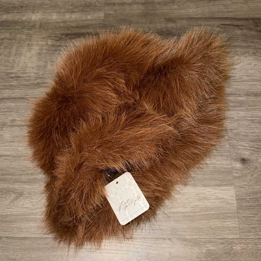 Free People X Unreal Fur Ice Queen Bucket Hat - Picture 8 of 9